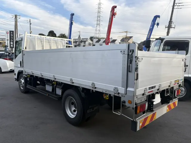 いすゞ エルフ 2RG-NPR88YN(2WD)の写真4