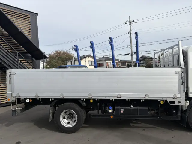 いすゞ エルフ 2RG-NPR88YN(2WD)の写真6