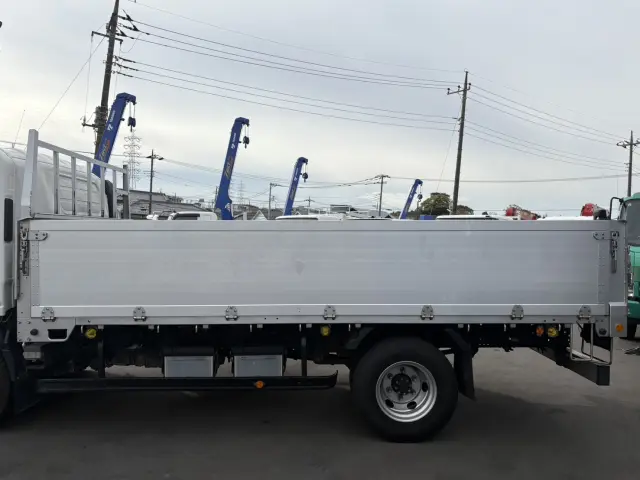 いすゞ エルフ 2RG-NPR88YN(2WD)の写真7