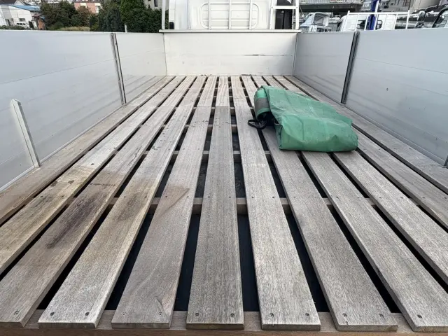 いすゞ エルフ 2RG-NPR88YN(2WD)の写真12