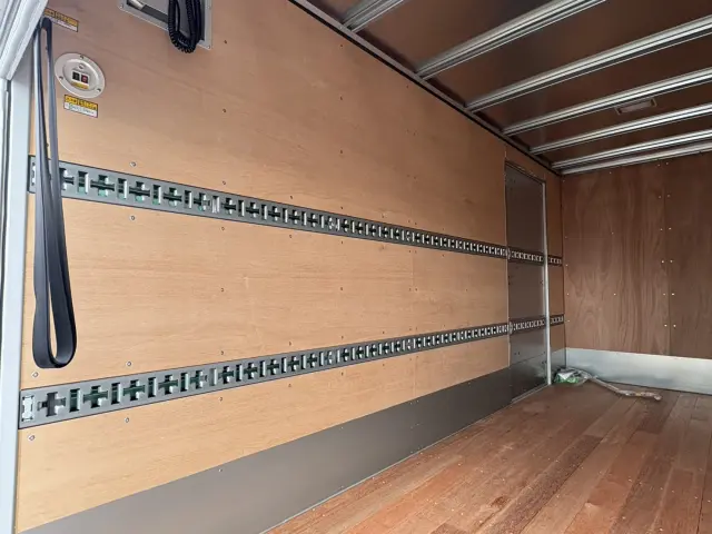 日野 デュトロ 2KG-XZU655M(2WD)の写真12