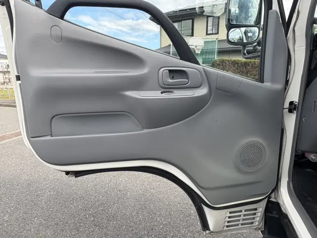 日野 デュトロ 2RG-XZU605M(2WD)の写真28