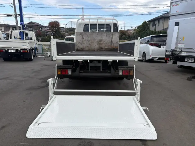 いすゞ エルフ TPG-NPR85AR(2WD)の写真9