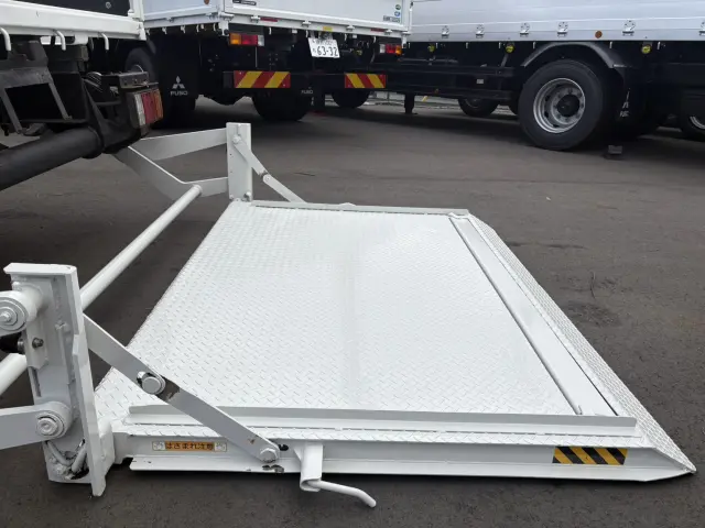 いすゞ エルフ TPG-NPR85AR(2WD)の写真11