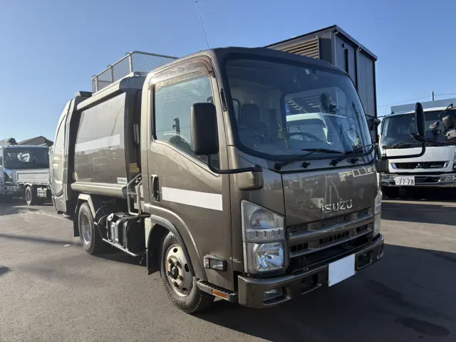 いすゞ エルフ SKG-NMR85AN(2WD)の写真2