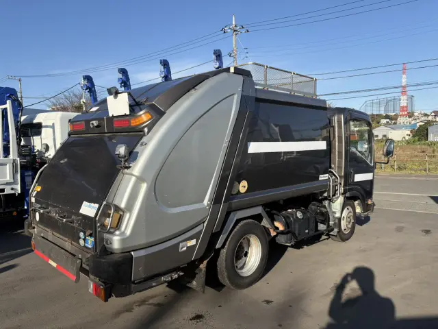 いすゞ エルフ SKG-NMR85AN(2WD)の写真4