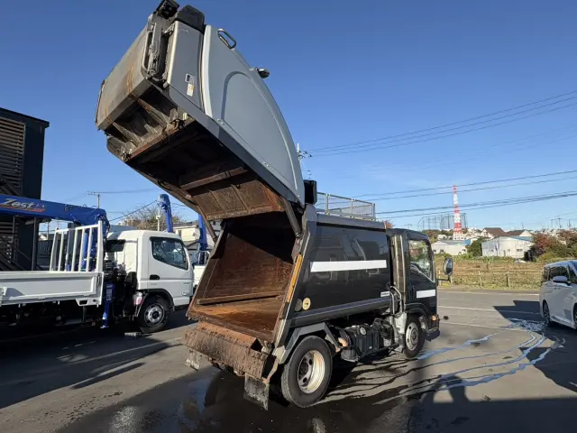 いすゞ エルフ SKG-NMR85AN(2WD)の写真16