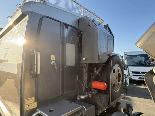 いすゞ エルフ SKG-NMR85AN(2WD)の写真23