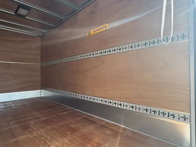 三菱 キャンター 2RG-FEAV0(2WD)の写真13