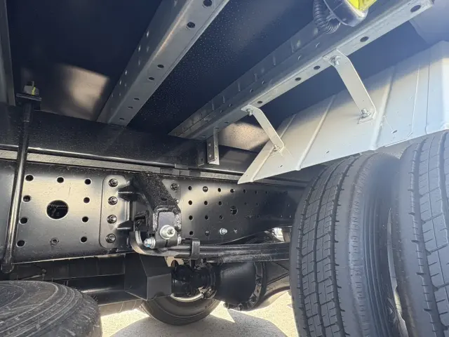 三菱 キャンター 2RG-FEAV0(2WD)の写真20