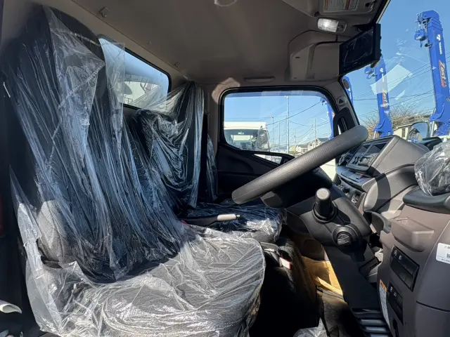 三菱 キャンター 2RG-FEAV0(2WD)の写真26