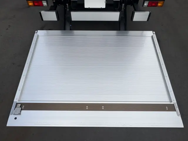 三菱 キャンター 2RG-FEB50(2WD)の写真10