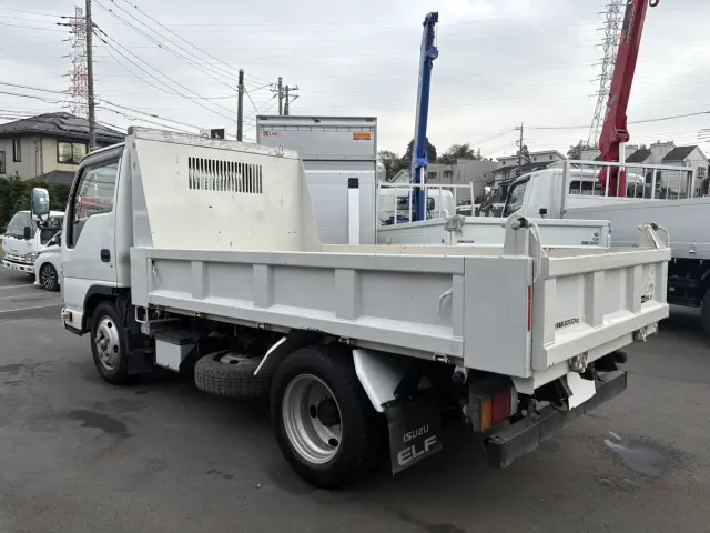 いすゞ エルフ TPG-NKR85AD(2WD)の写真4