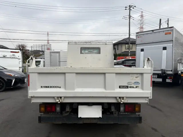 いすゞ エルフ TPG-NKR85AD(2WD)の写真8