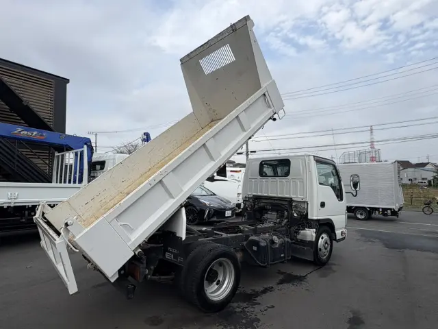 いすゞ エルフ TPG-NKR85AD(2WD)の写真12