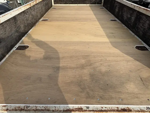 いすゞ エルフ TKG-NKR85R(2WD)の写真12