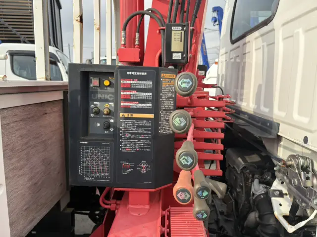 いすゞ エルフ TKG-NKR85R(2WD)の写真19