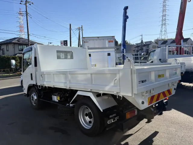 いすゞ エルフ 2RG-NPR88YM(2WD)の写真4