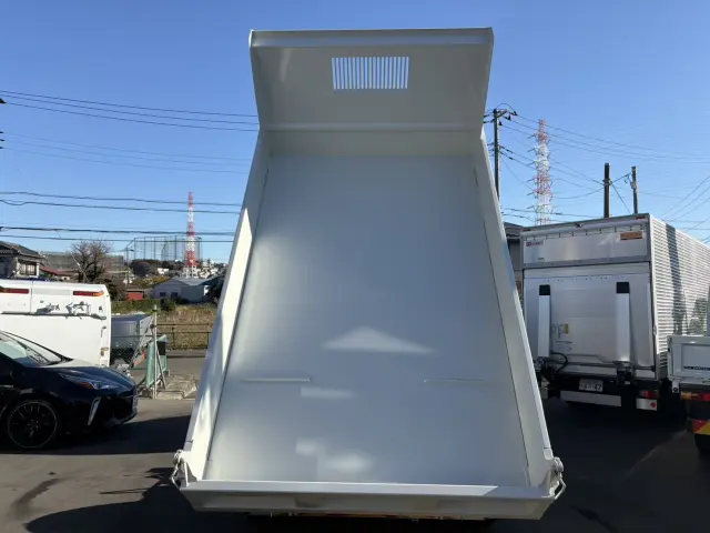 いすゞ エルフ 2RG-NPR88YM(2WD)の写真10