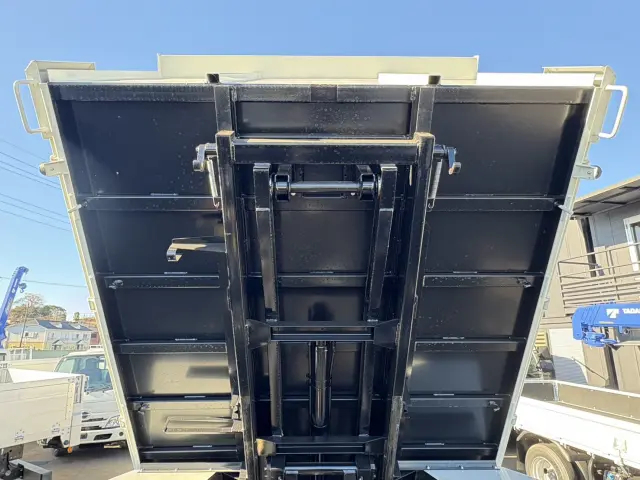 いすゞ エルフ 2RG-NPR88YM(2WD)の写真13