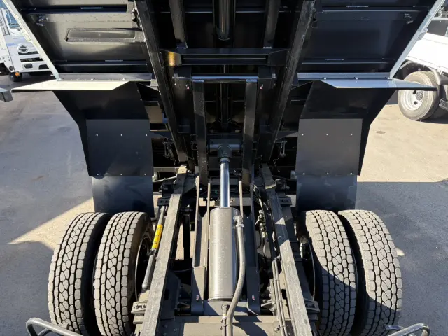 いすゞ エルフ 2RG-NPR88YM(2WD)の写真14