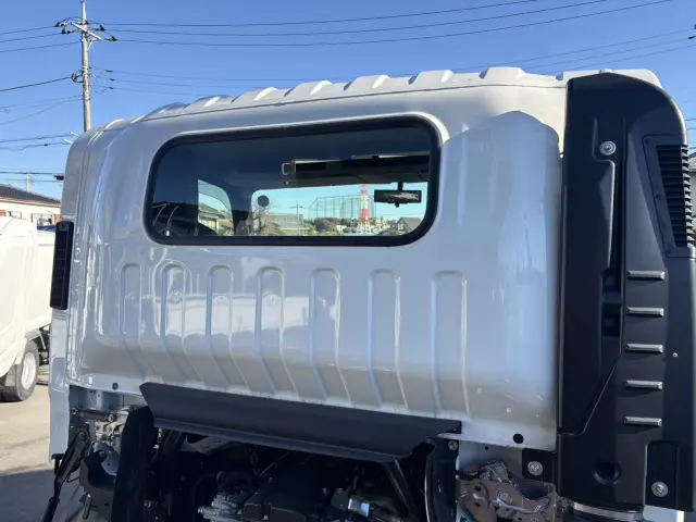 いすゞ エルフ 2RG-NPR88YM(2WD)の写真16