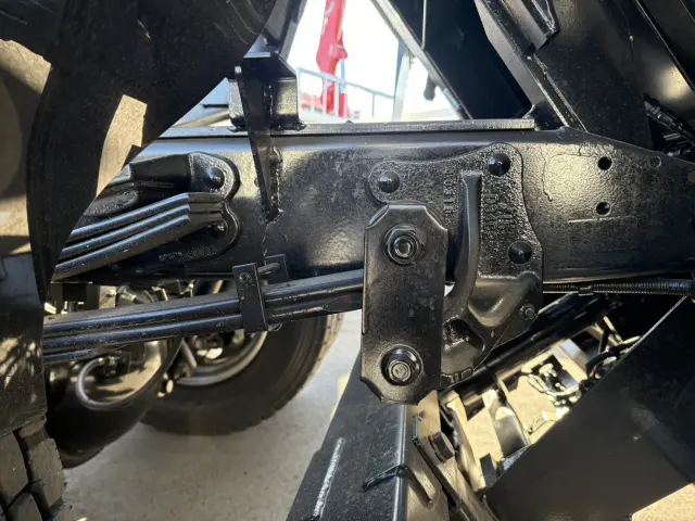 いすゞ エルフ 2RG-NPR88YM(2WD)の写真19