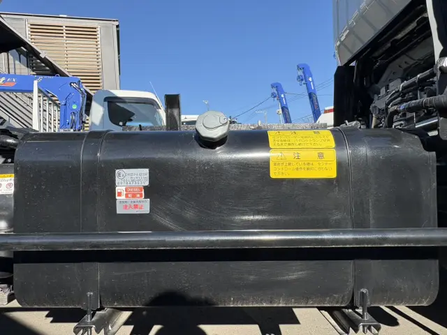 いすゞ エルフ 2RG-NPR88YM(2WD)の写真23