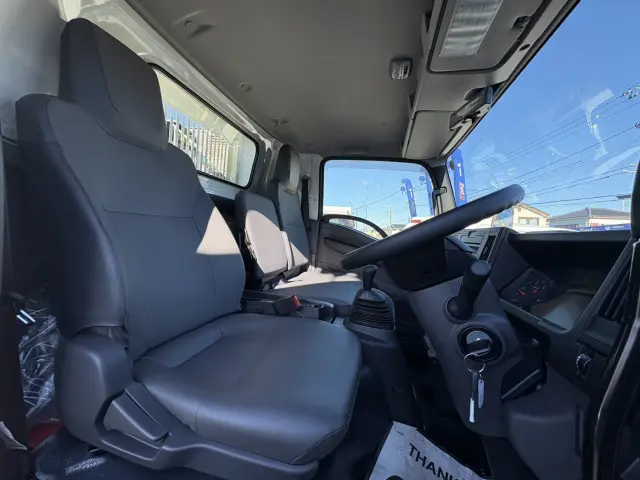 いすゞ エルフ 2RG-NPR88YM(2WD)の写真24