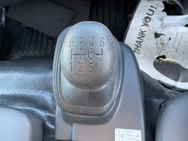 いすゞ エルフ 2RG-NPR88YM(2WD)の写真26