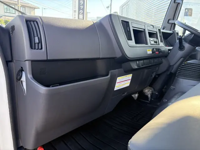 いすゞ エルフ 2RG-NPR88YM(2WD)の写真30