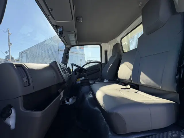 いすゞ エルフ 2RG-NPR88YM(2WD)の写真31