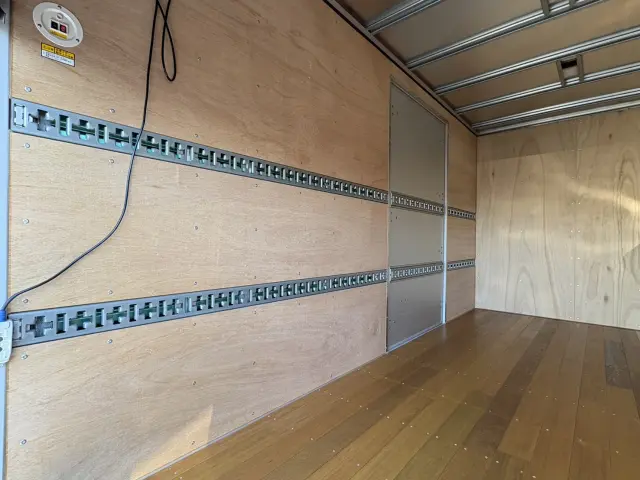 日野 デュトロ 2KG-XZU710M(2WD)の写真12