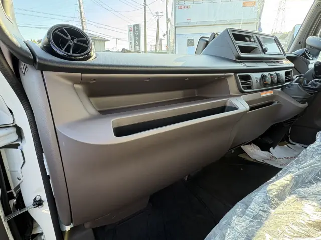 三菱 キャンター 2PG-FEB80(2WD)の写真37