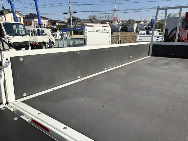 三菱 キャンター 2RG-FEAV0(2WD)の写真10