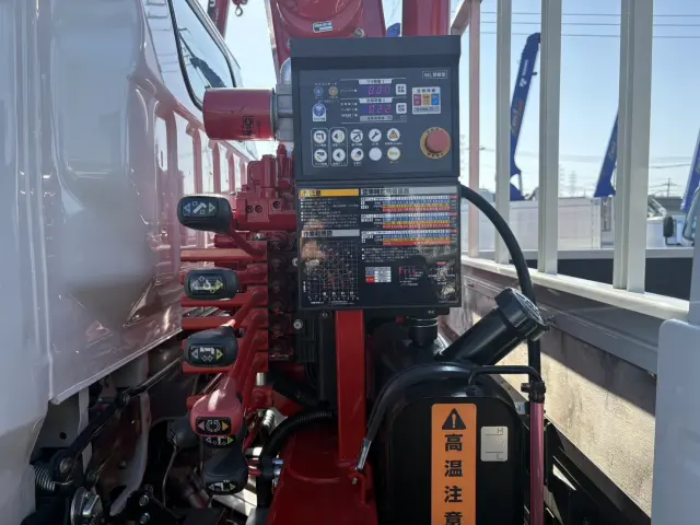 三菱 キャンター 2RG-FEAV0(2WD)の写真19