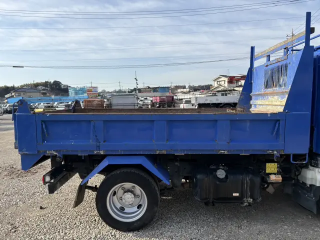 いすゞ エルフ TPG-NKR85AN(2WD)の写真6