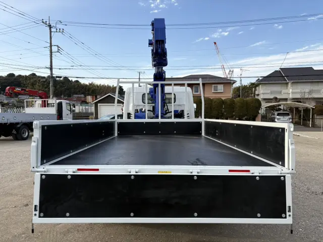 三菱 キャンター 2PG-FEB90(2WD)の写真9