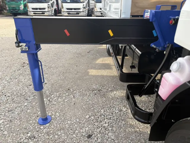 三菱 キャンター 2PG-FEB90(2WD)の写真16