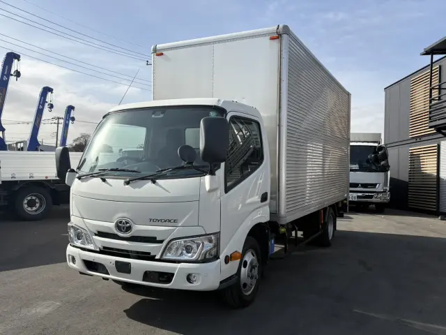 トヨタ ダイナ 2RG-XZU655(2WD)の写真1
