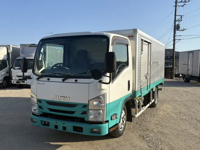 いすゞ エルフ TRG-NMR85AN(2WD)の写真1