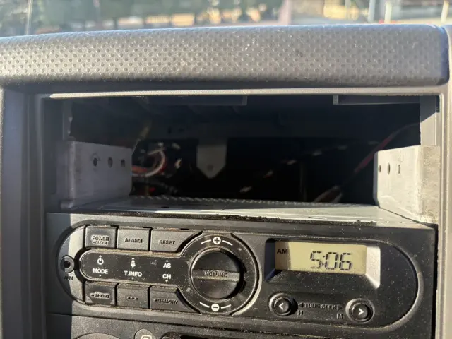 いすゞ エルフ TRG-NMR85AN(2WD)の写真25