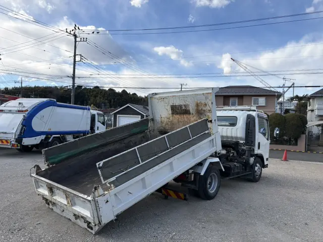 いすゞ エルフ TKG-NPR85YN(2WD)の写真9