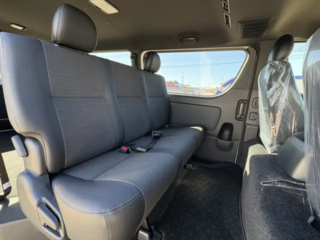 トヨタ ハイエースバン 3DF-GDH201V(2WD)の写真15