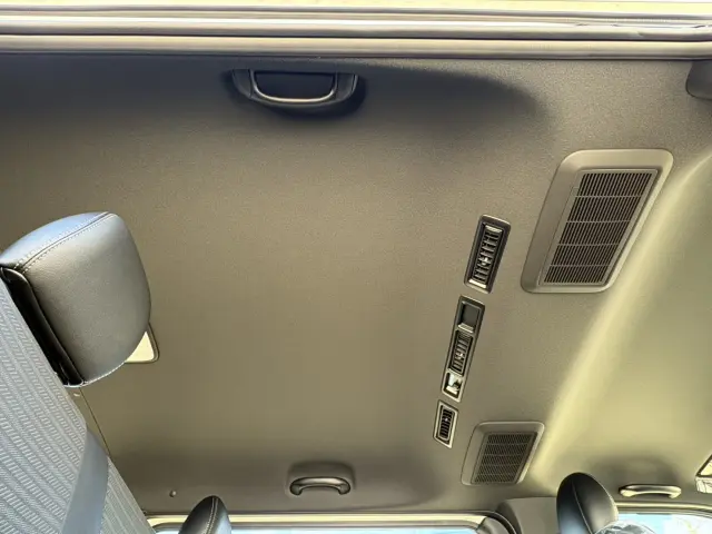 トヨタ ハイエースバン 3DF-GDH201V(2WD)の写真16