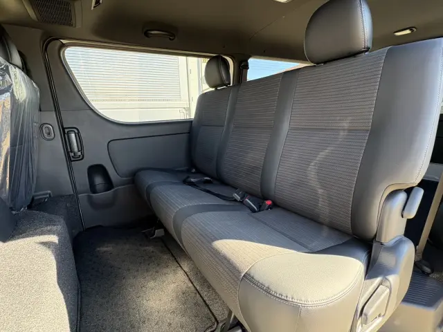 トヨタ ハイエースバン 3DF-GDH201V(2WD)の写真17