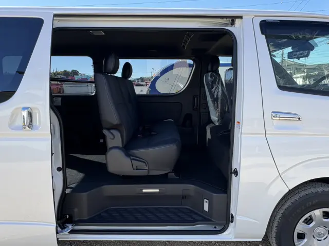 トヨタ ハイエースバン 3DF-GDH201V(2WD)の写真18