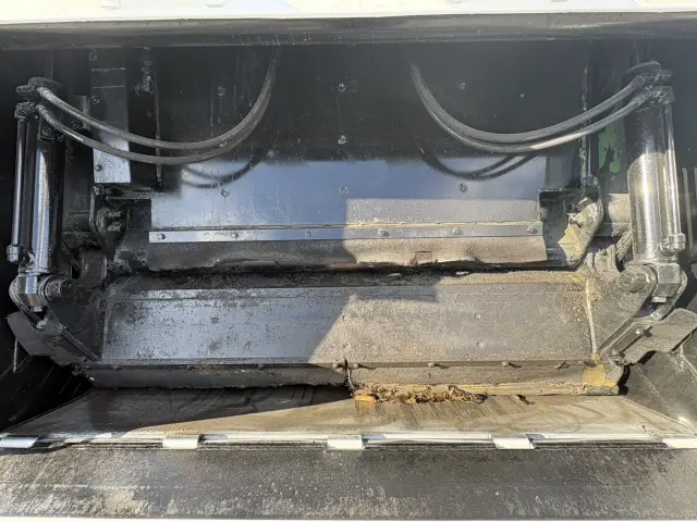 いすゞ エルフ TKG-NPR85YN(2WD)の写真10