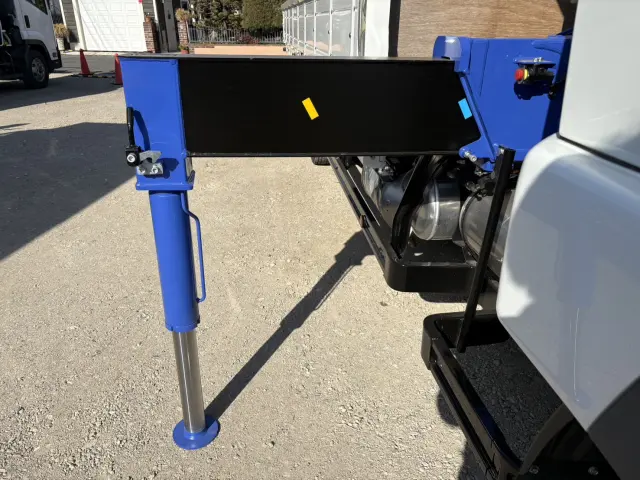 三菱 キャンター 2KG-FK62F(2WD)の写真16