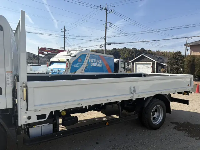 三菱 キャンター 2RG-FEAV0(2WD)の写真6